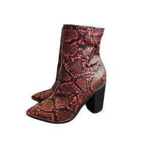 Womens Size 8 Kady Red Ankle Snake Skin Faux Leather Boots